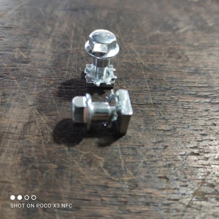 Baut Klip Reflektor Lampu Depan Motor Honda Beat Scoopy Vario Spacy