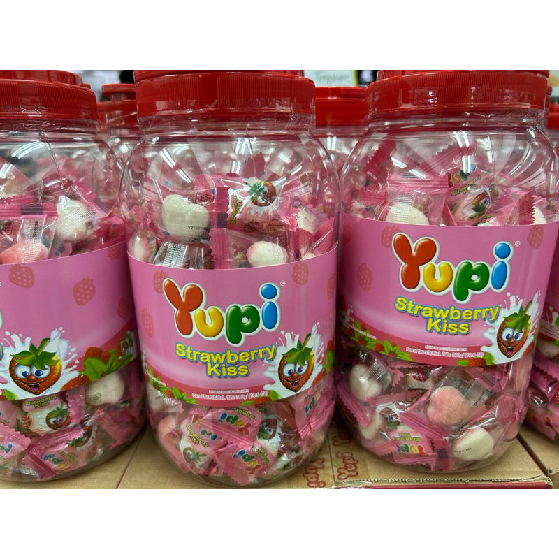 

Yupi Strawberry Toples
