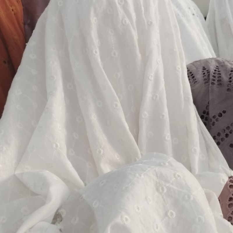 kain katun bordir putih bersih motif - kain katun bordir - bahan antik - kain pesta - kain bordir - 