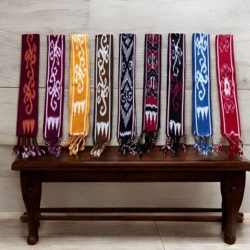 ikat kepala Etnik  dayak ikat kepala  tenun