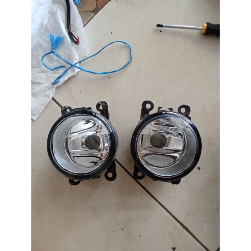 Lampu foglamp mobil Suzuki Ertiga lama , XL-7 , Swift , APV , G.vitara
