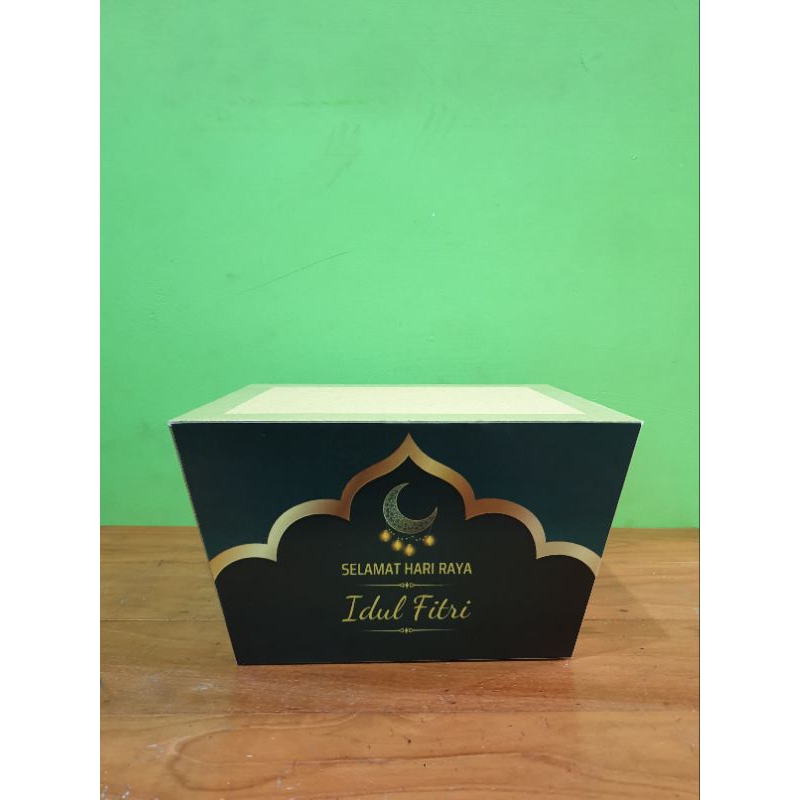 

Tatakan Box Parcel Hampers Idul Fitri Imlek Natal (free custom desain stiker)