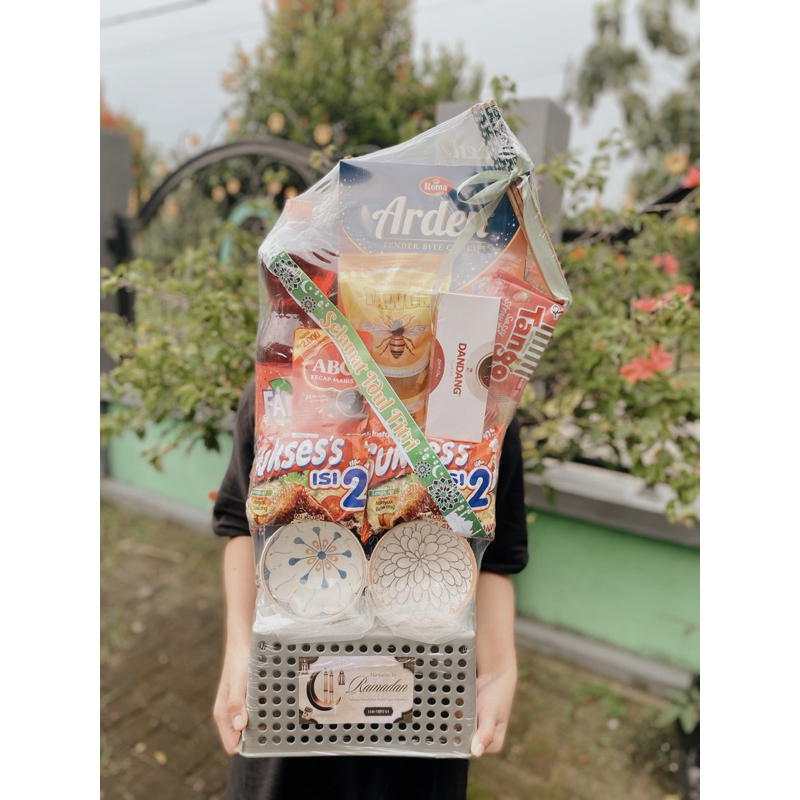 

Parcel/Hampers Amira