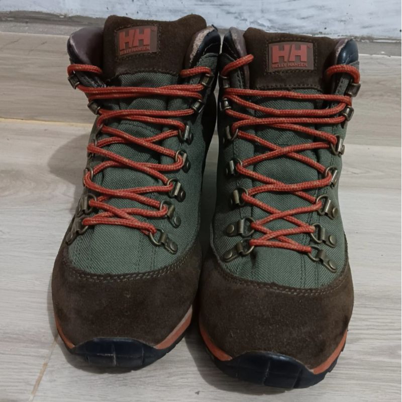 sepatu outdoor helly hansen
