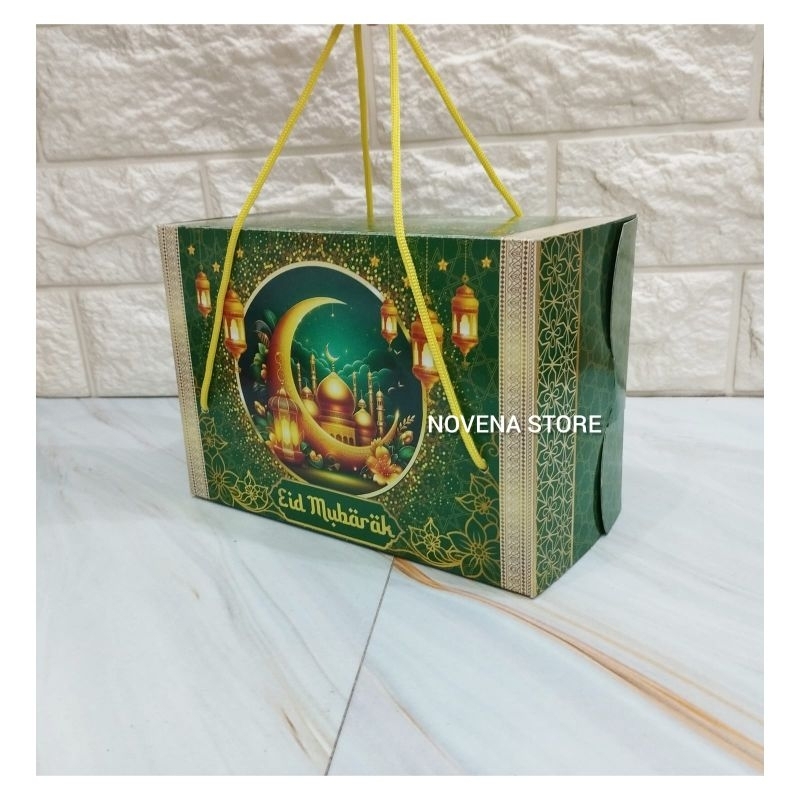 

PAPERBAG BOX KOTAK DUS HAMPERS LEBARAN IDUL FITRI 2 JAR