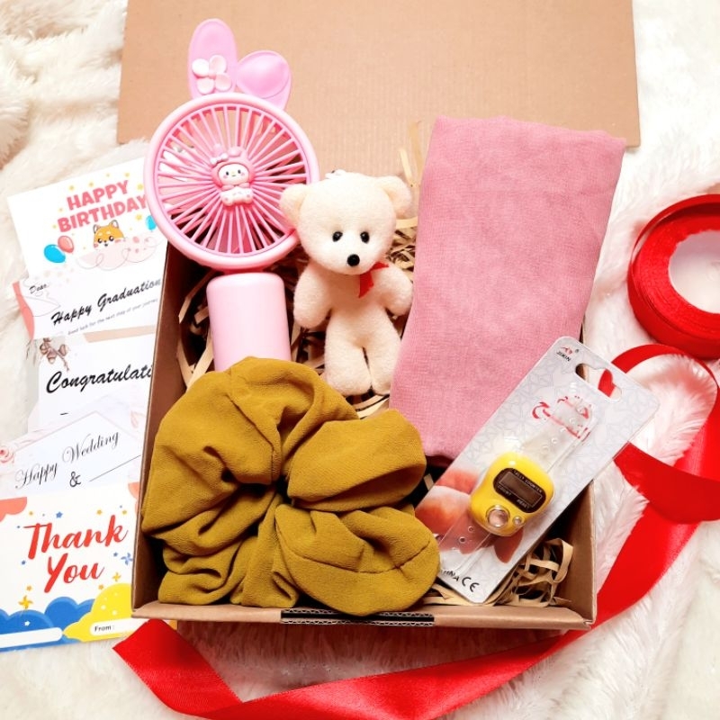 

HAMPERS GIFT BOX HIJAB KADO ULANG TAHUN CONGRATULATIONS ANNIVERSARY
