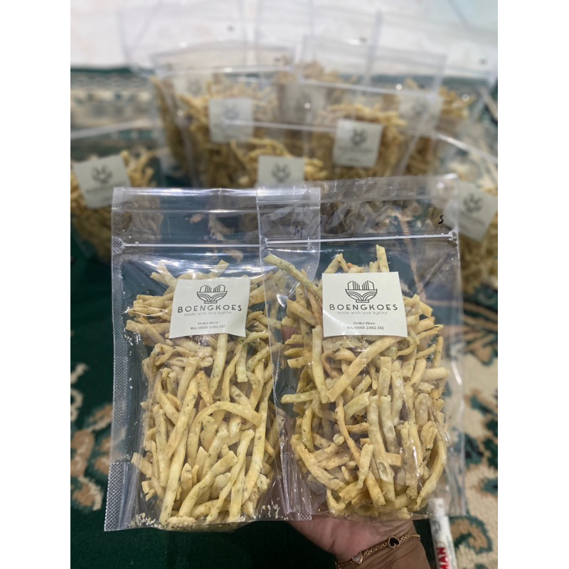 

Kue Bawang Original khas minang renyah 500gr - Keripik bawang Original - Stick Bawang renyah