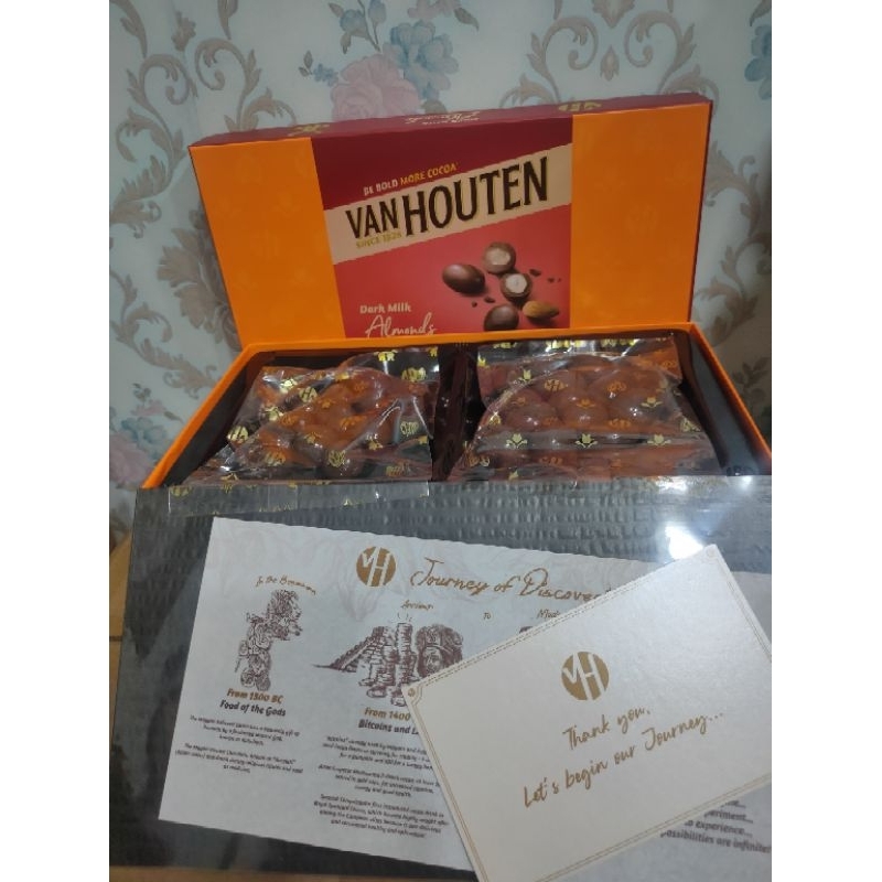 

Van Houten Dark Almond 150gram Expired Maret 26