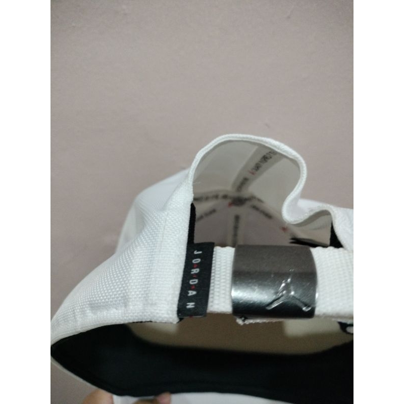 Jordan metal logo cap | white topi Jordan logo metal pria / wanita