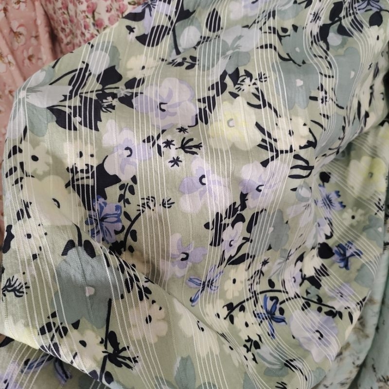 Kain silky dobby motif - bahan mukena dobby - kain silky serat embos - kain gamis embos - kain motif