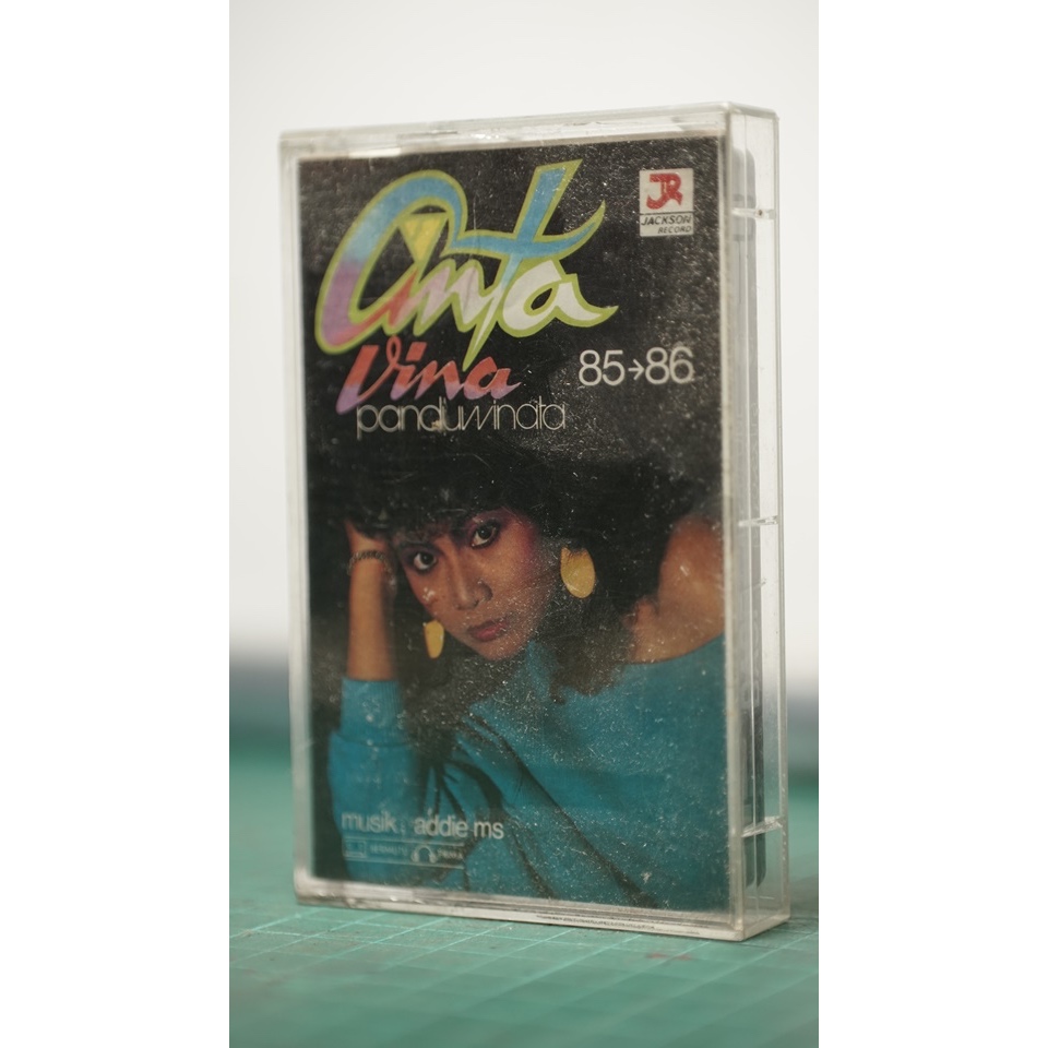 KASET PITA CASSETE LITERASI MUSIK LAWAS VINA PANDUWINATA CINTA
