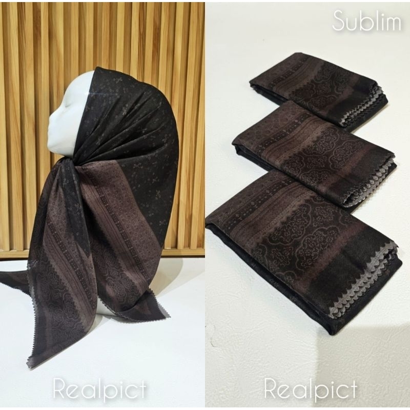 HIJAB SEGI EMPAT VOAL MOTIF BUNGA KECIL COKELAT