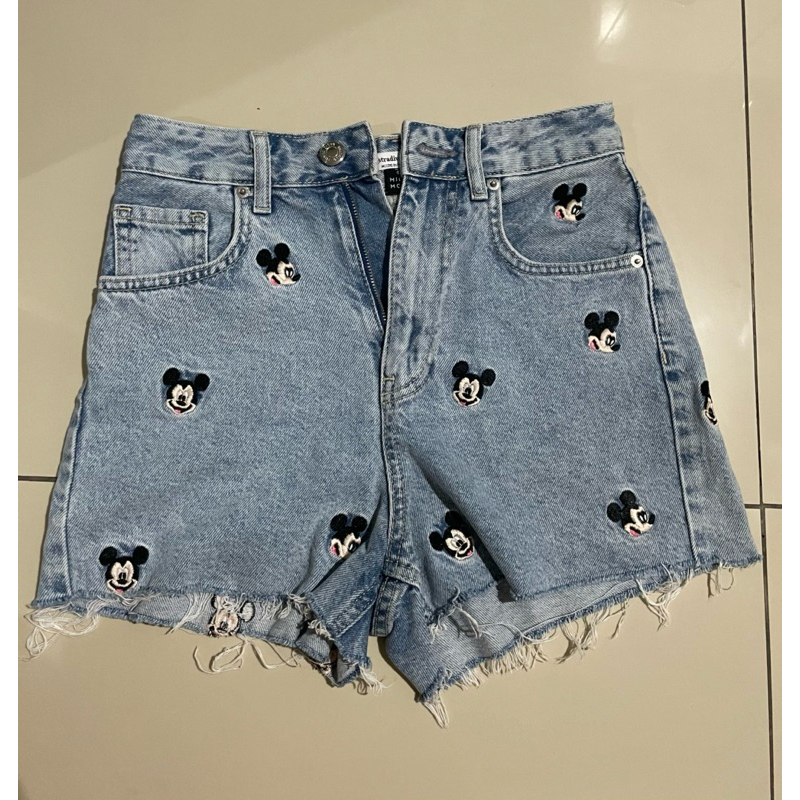 Celana Pendek Mickey Mouse Stradivarius
