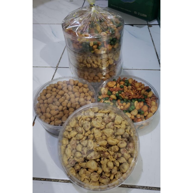 

Paket Hampers Kacang