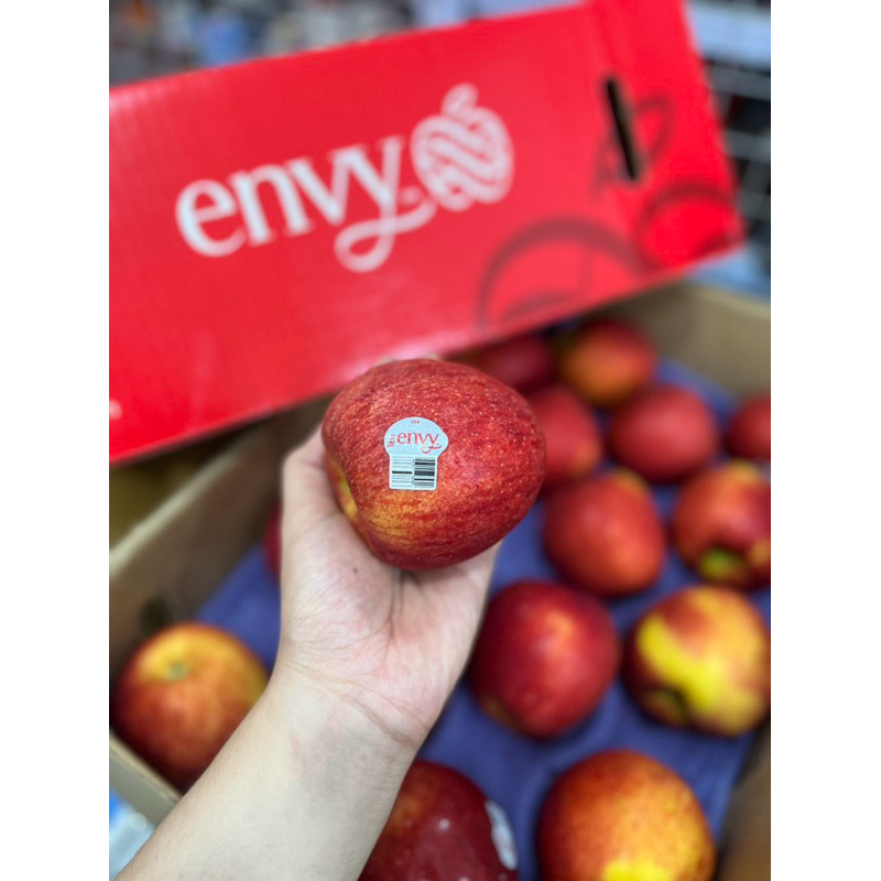 

Apel ENVY JUMBO per kotak isi 9kg / manis baru fresh