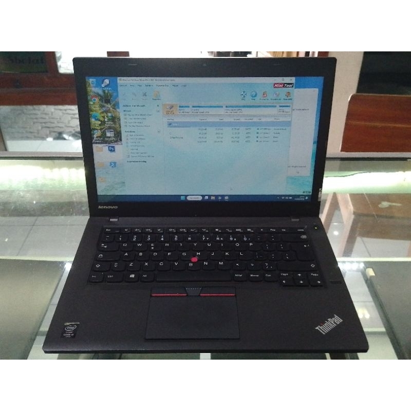 ThinkPad T450 Core i5 5300u 8 / 256gb garansi