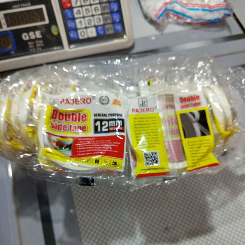 

(1slop isi 24pcs) double tape/solasi bolak balik 12mm 10yard