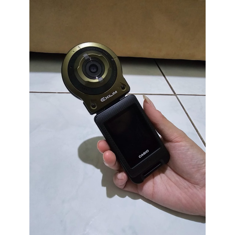 Casio Exilim EX-FR10