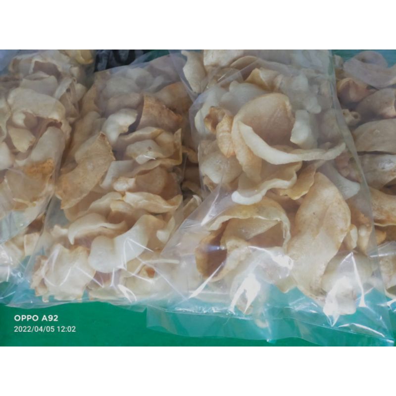 

Krupuk rambak kerbau siap saji