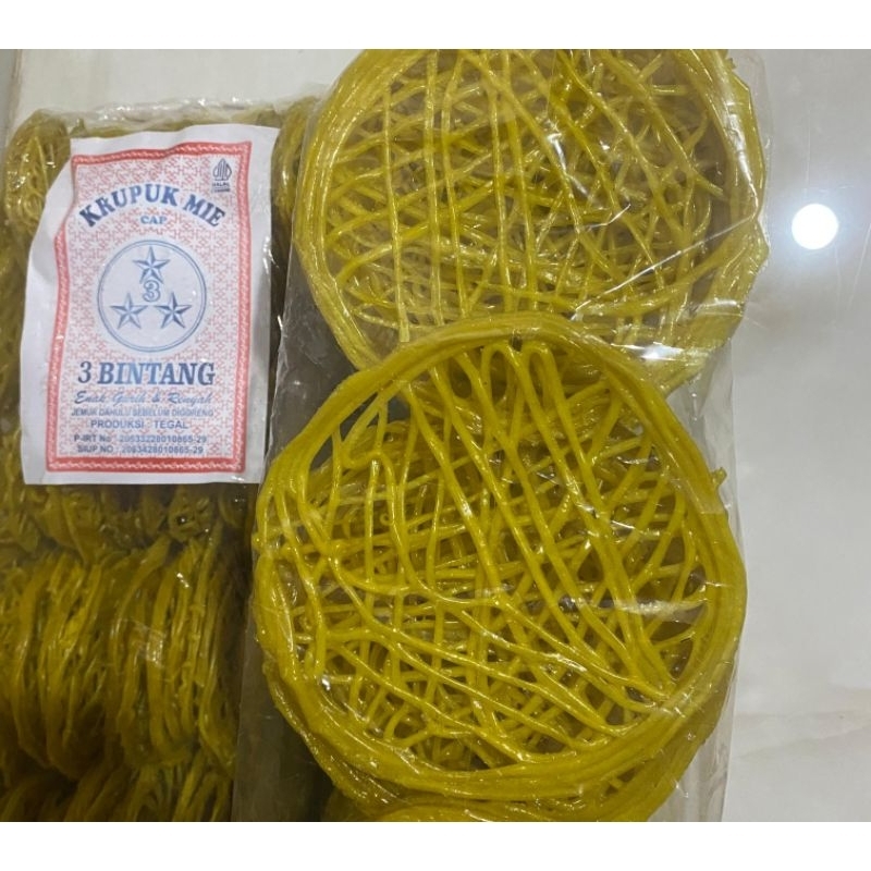 

Kerupuk Mie Kuning Ukuran Besar | Kerupuk Asinan | Cap 28 & 3 Bintang | 1000gr (1kg)