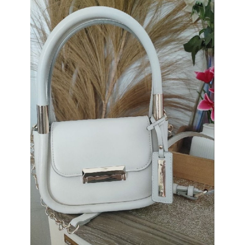 PRELOVED ALDO SLING BAG WHITE