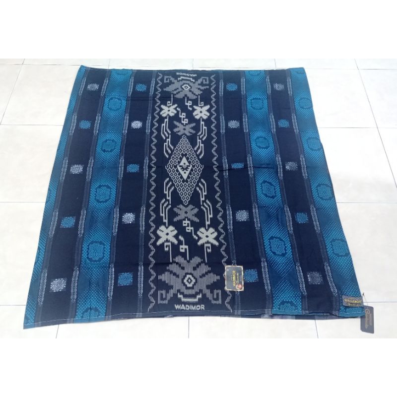 sarung Wadimor grandmaster