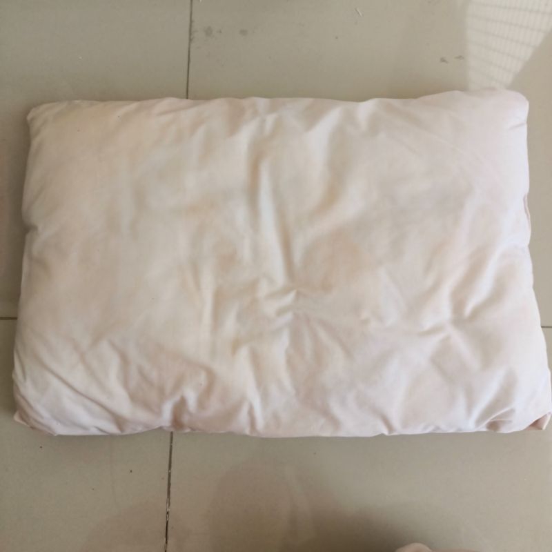 Bantal anak bayi balita Le Monde Preloved