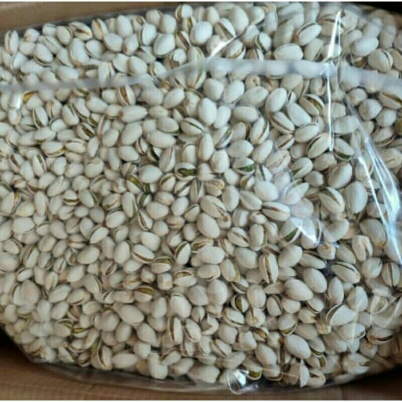 

kacang pistachio kupas