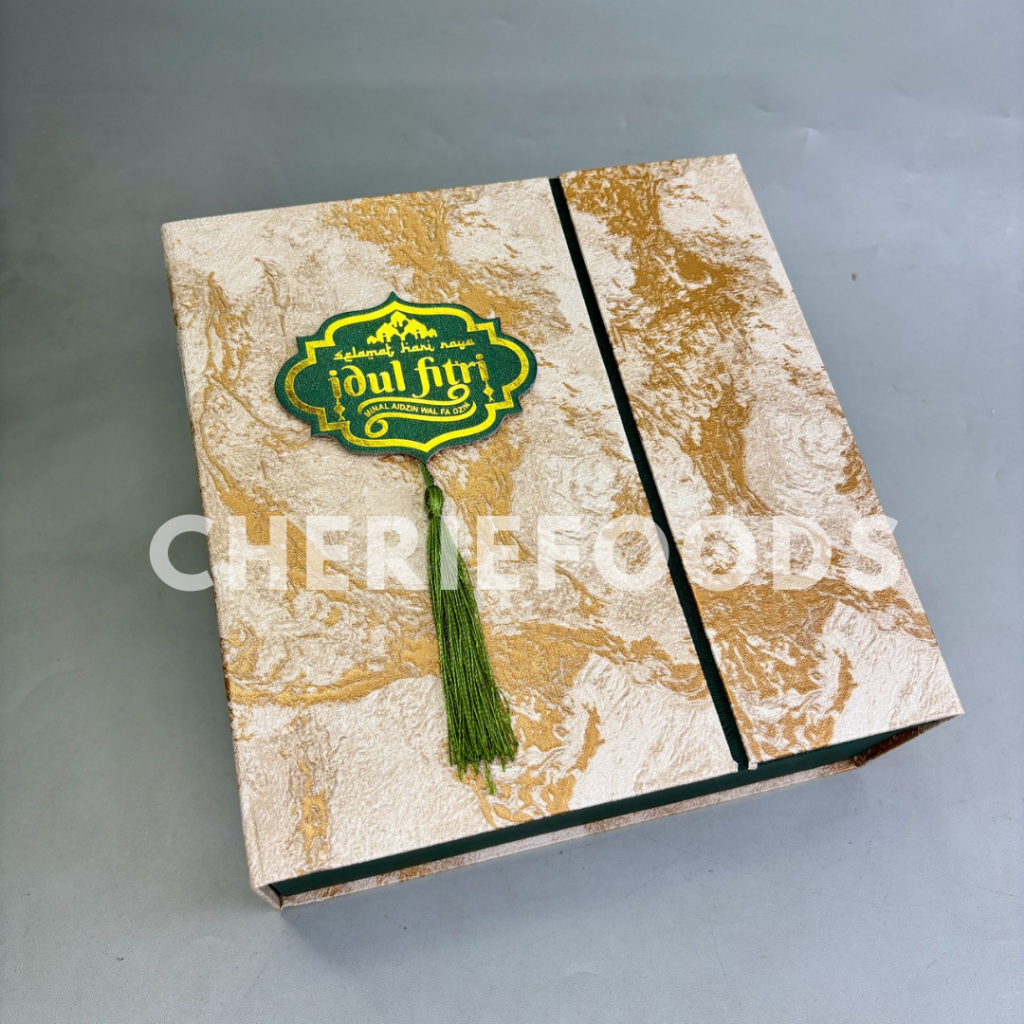 

Box Lebaran 4 Toples 250Gr Model Magnet / Box Kue Kering 22x22 CM