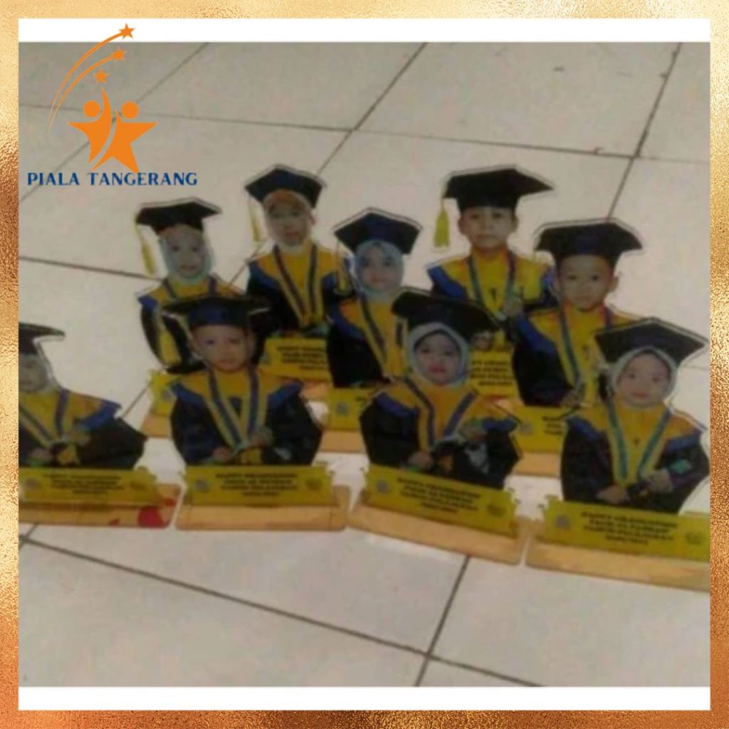 Piala wisuda TK Akrilik