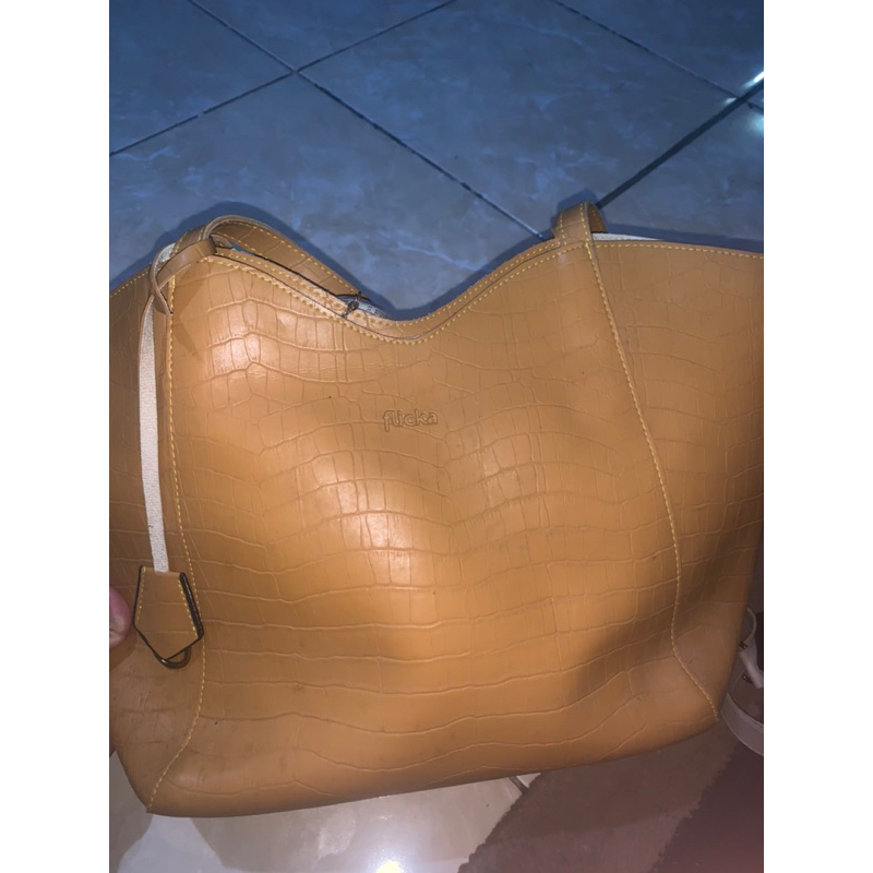 Preloved totebag flicka
