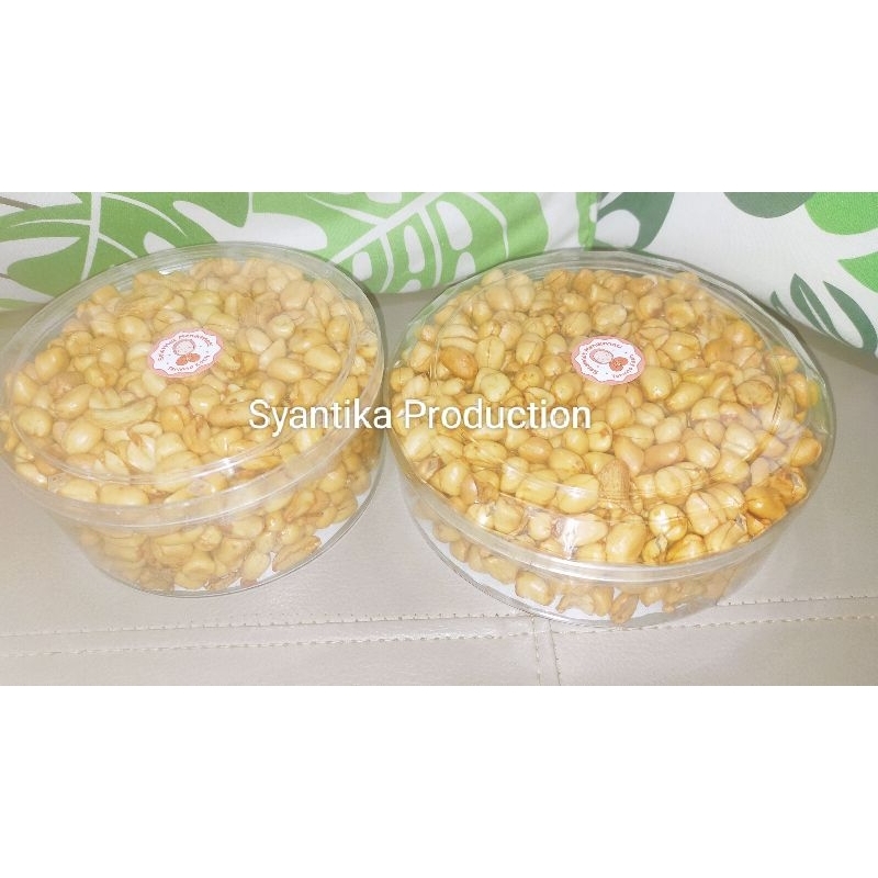 

Kacang Bawang Gurih dan Enak Ada Irisan Bawang Putih Goreng Kemasan 500 gram