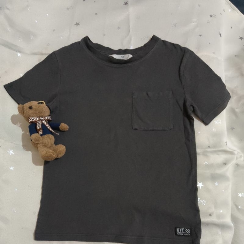 kaos anak HnM usia 6-8 tahun preloved