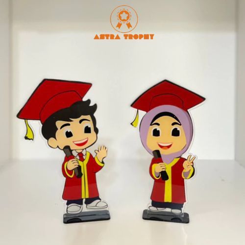 Piala Wisuda Anak Akrilik Plakat Wisuda Akrilik Piala Wisuda Akrilik Paud