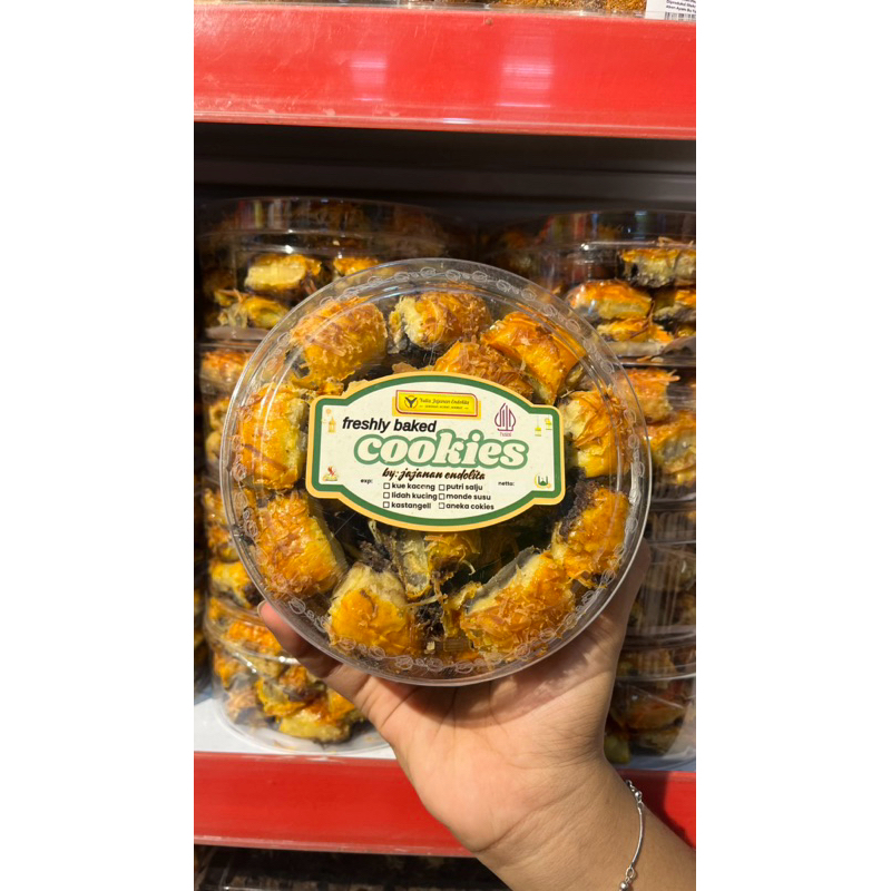 

BOLEN LUMER MINI YULIA EDISI LEBARAN VARIANT FULL COKELAT NETT: 500g