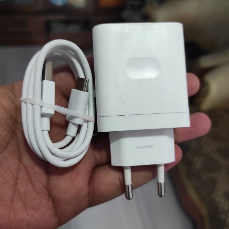 charger Oppo 33 watt supervooc original bawaan HP ( second )