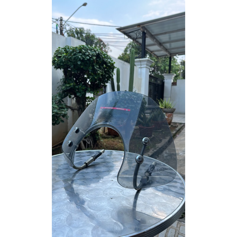 windshield flyscreen kaca original dealer vespa GTS primavera lx bekas