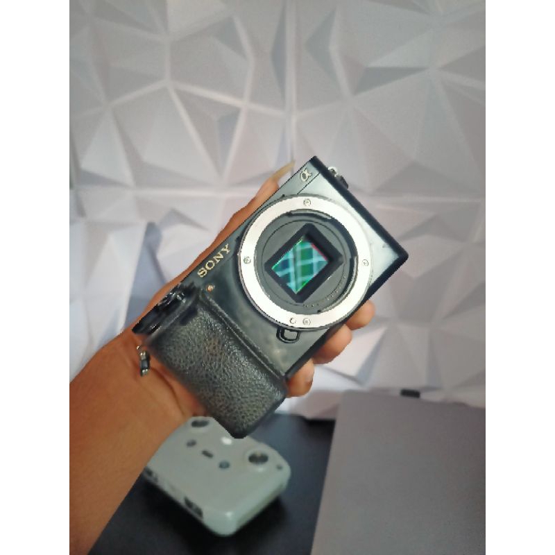 Sony a6000 + Lensa Fix Sony 35mm F1.8 OSS Bekas Murah