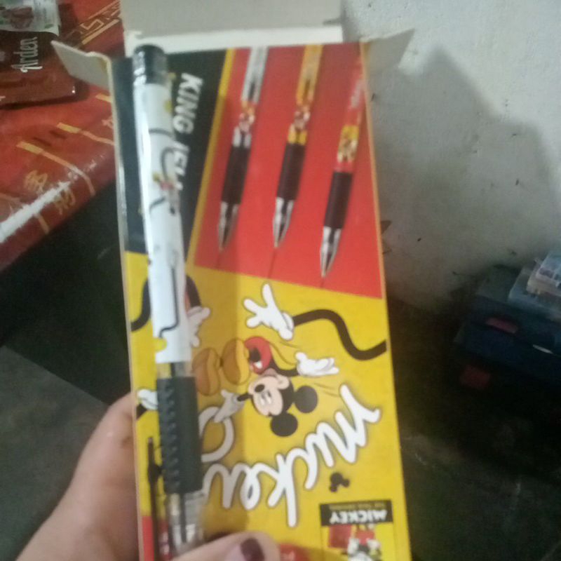 

Pena gel edisi Disney Mickey mouse