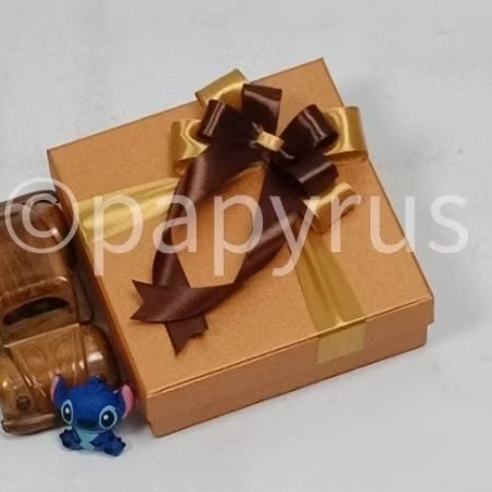 

PAPYRUS 15x15 Tinggi 5cm Kotak Kado Gift Box V3
