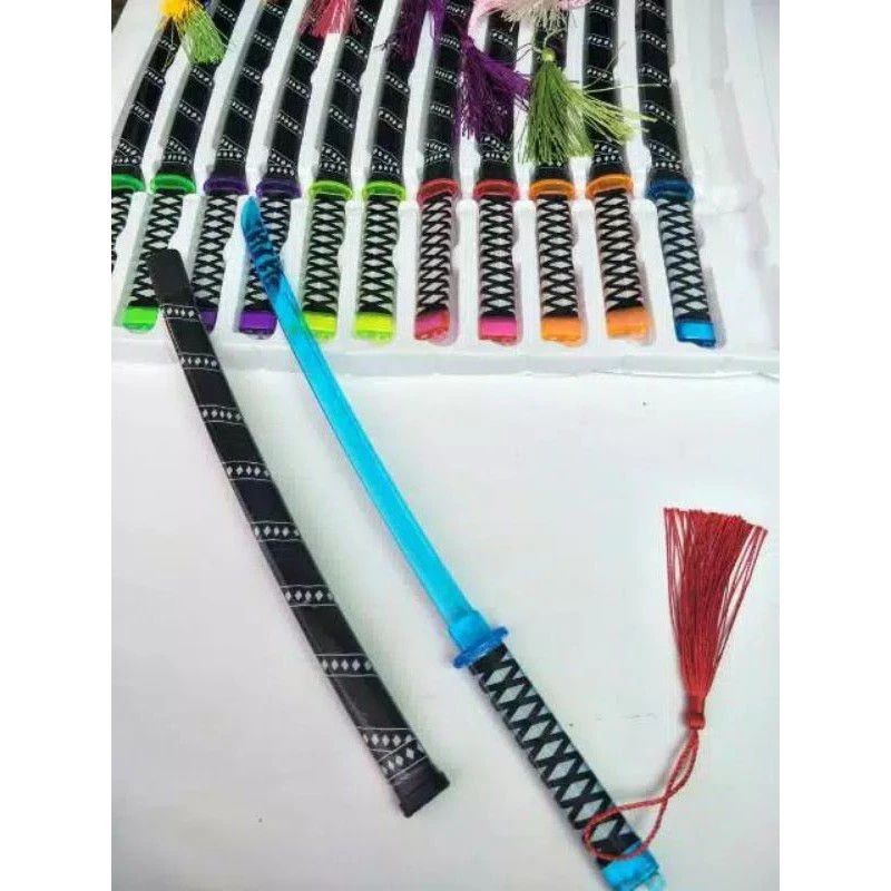 mainan pedang pedangan plastik samurai mini.Semua pedang dikirim tnpa tali
