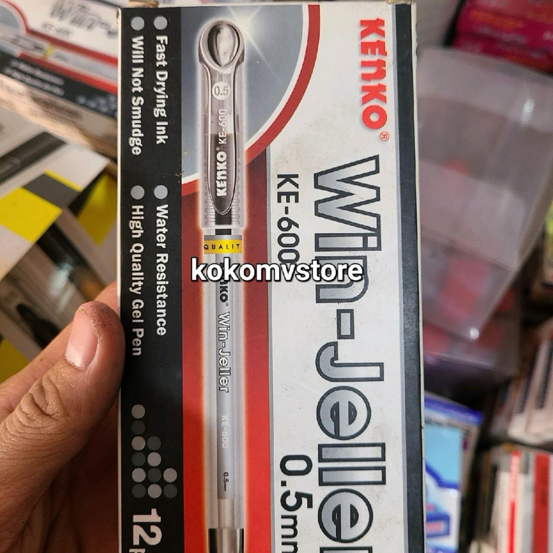 

Pena Gel Kenko K-600 Hitam Per Lusin Dengan Tinta Halus dan Tahan Lama