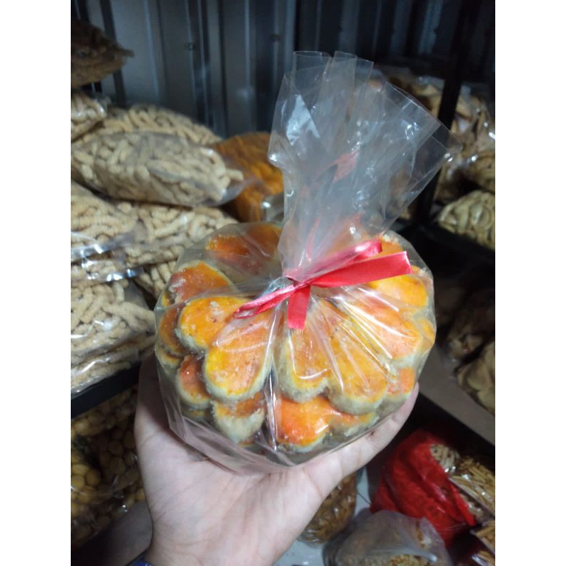 

KUE KACANG/ROTI KACANG BENTUK LOVE 500g