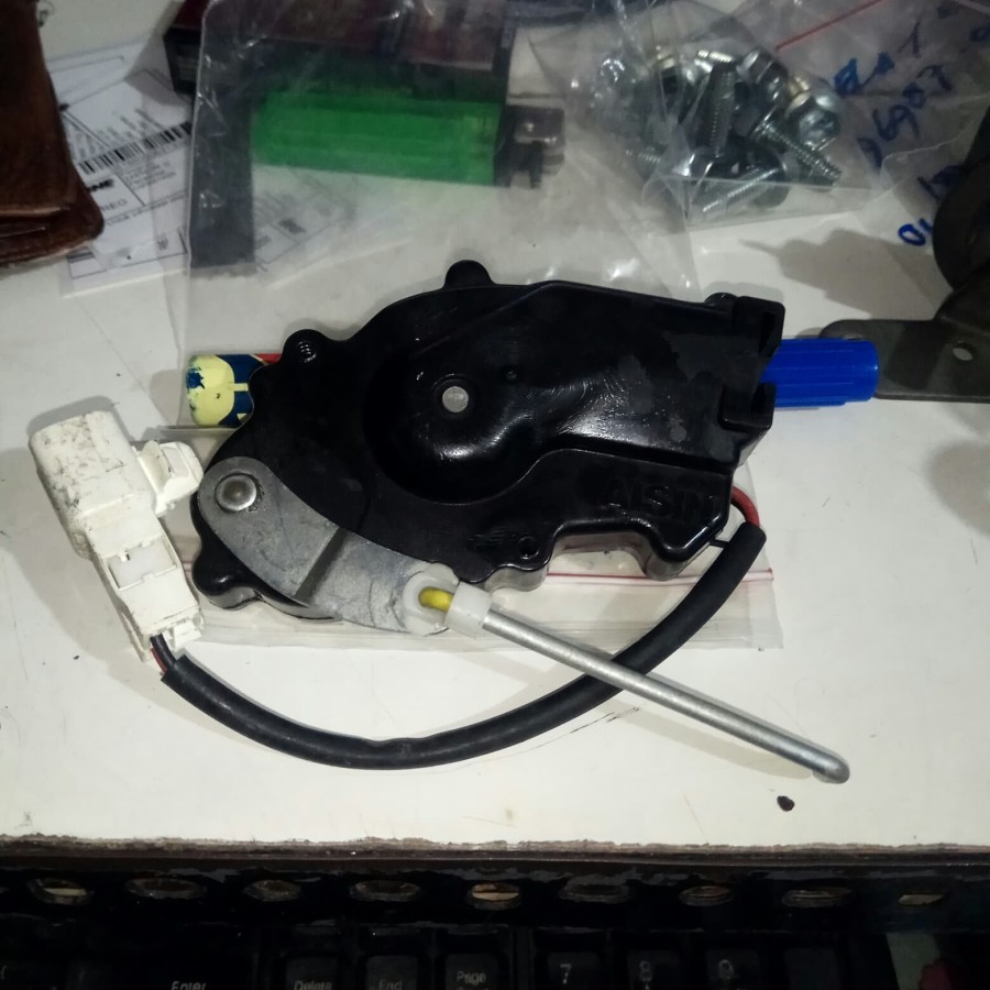 doorlock door lock pintu Toyota kijang kapsul original