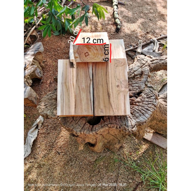 balok kayu jati bahan kerajinan sudah di plener amplas merata