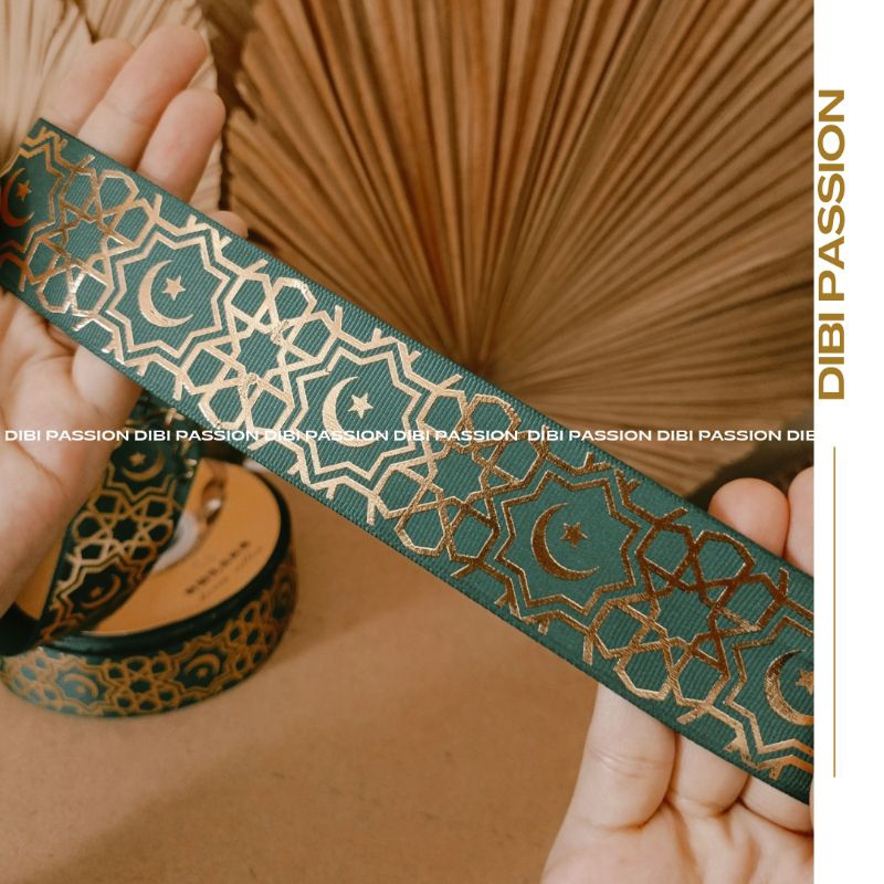 

Pita Lebaran jumbo Idul Fitri 3,8 cm / Pita Lebaran Premium 3,8 cm permeter