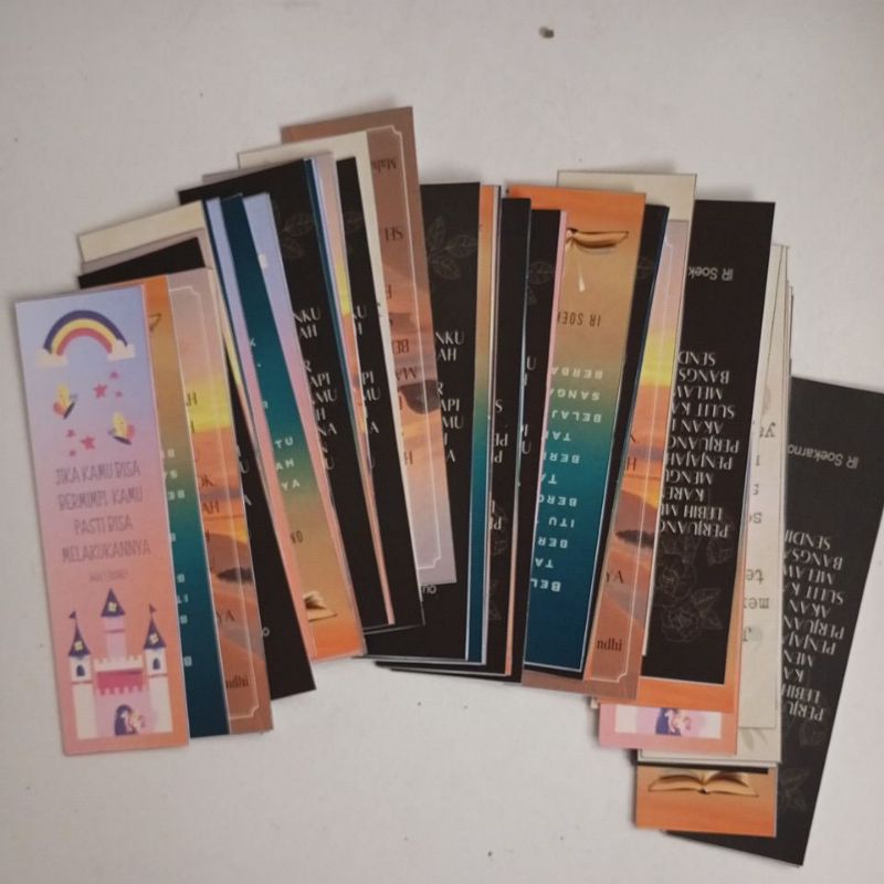 

pembatas buku (bookmark) 10 pcs