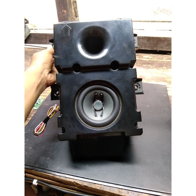 SPEKER SPIKER SPEAKER SUBWOOFER TV LED POLYTRON