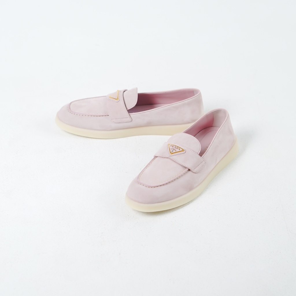 Sepatu PRADA TRIANGLE SUEDE PINK LOAFERS 100% ORIGINAL