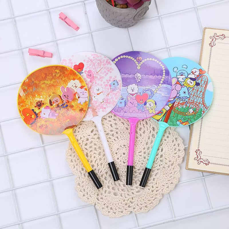 

Bolpen Gel 0.5mm Model Bulat Kipas Karakter BTS-21 BTS / Pulpen Gel / Bolpoin Gel / ATK / Import Murah / Stationary